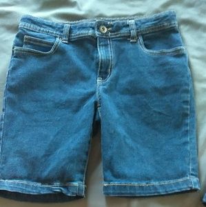 Faded Glory Short Jean